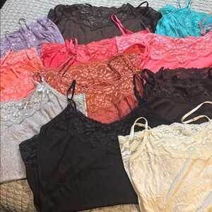 Women's Lace Camisole Set - Multicolor